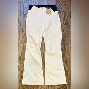 NWTs The North Face Girls’ Snoga Ski Pants. Gardenia White. XL (14/16)